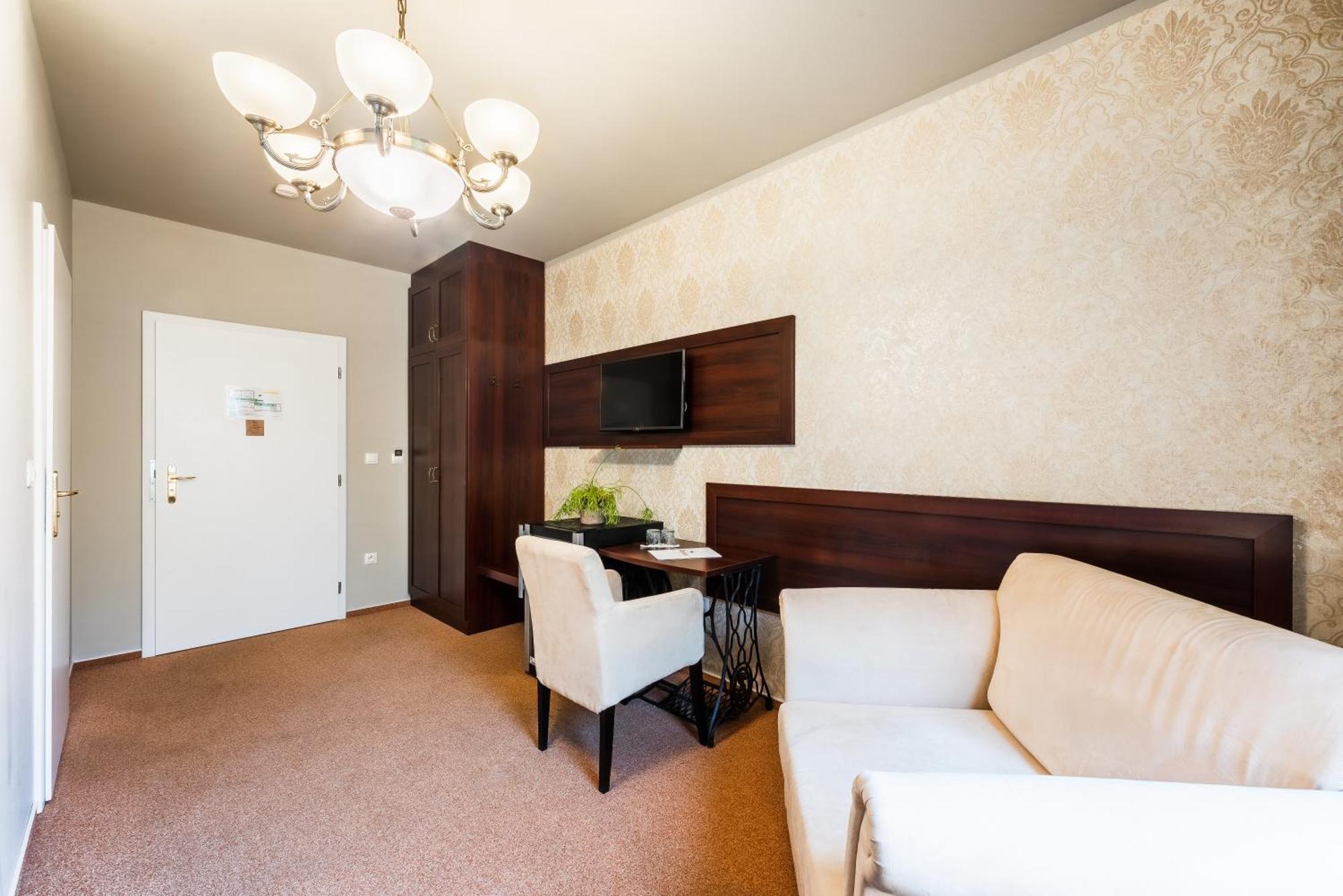 Hotel Plumlov Mostkovice エクステリア 写真
