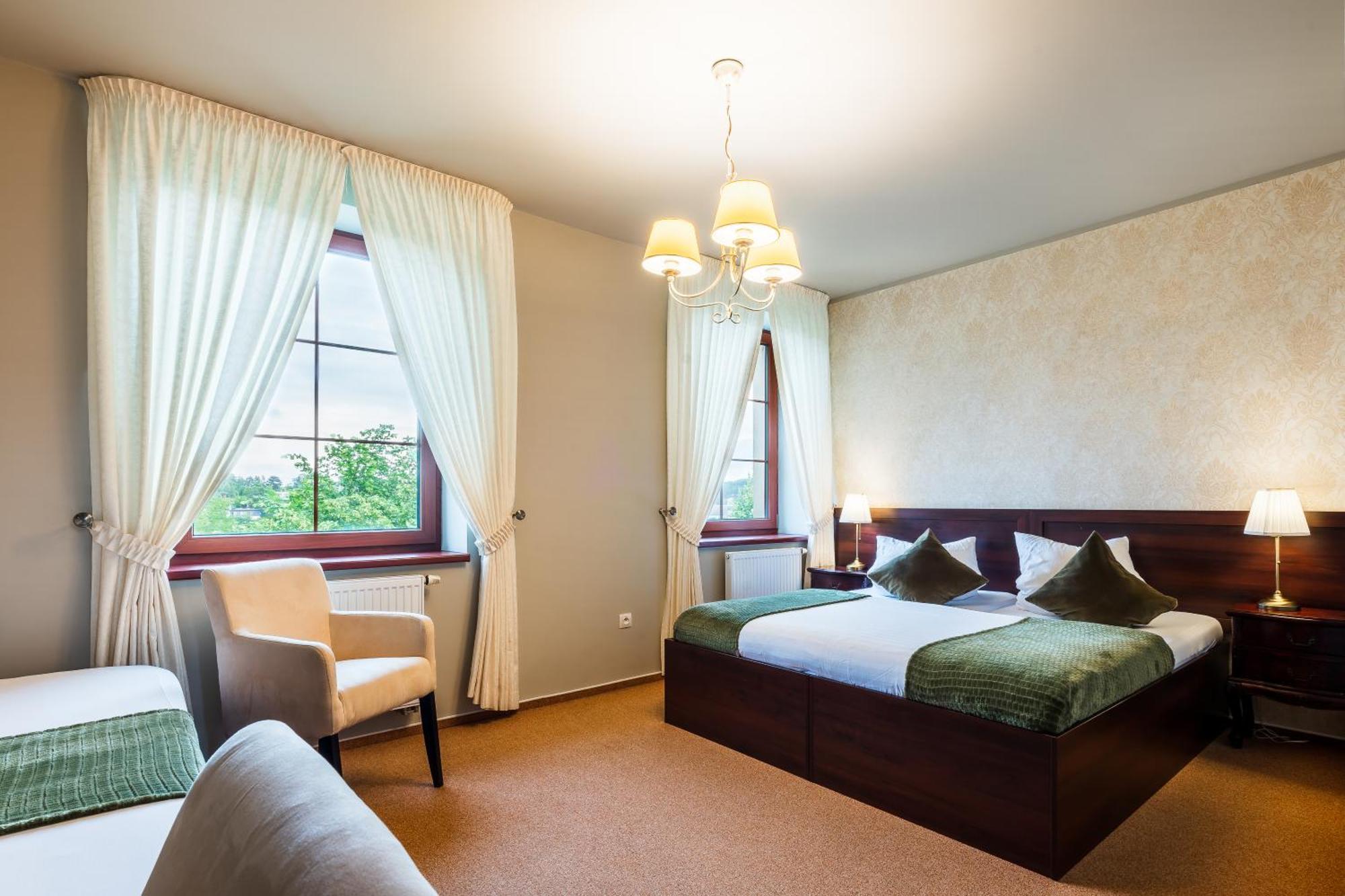 Hotel Plumlov Mostkovice エクステリア 写真